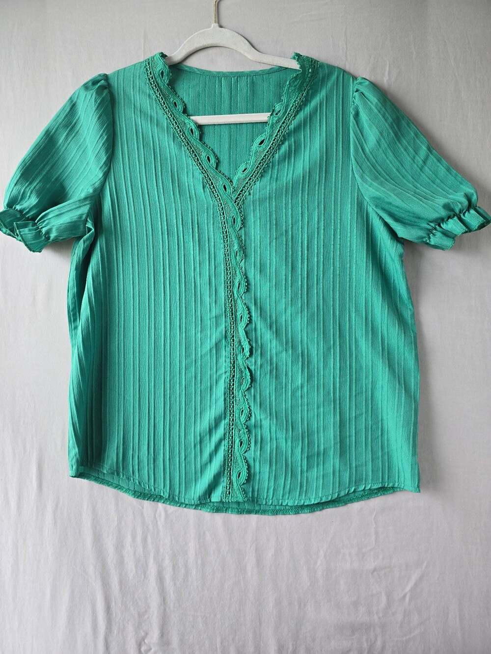 Women's Emerald Green Short Puff Sleeve Blouse with Lace Trim V-Neck